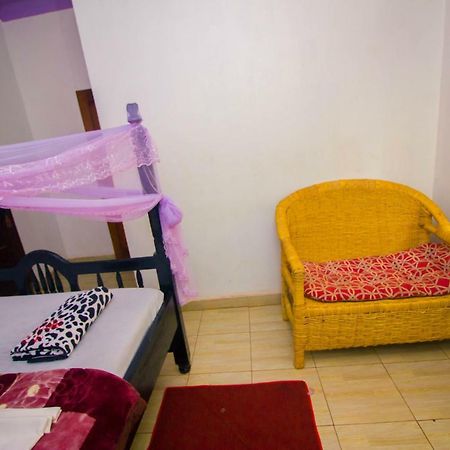 Nice Guest House Jinja Buitenkant foto